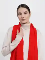 Красный шарф женский