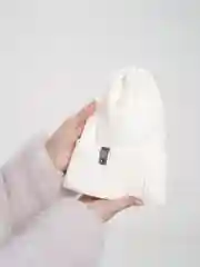 Белый шапка бини женская с утеплителем