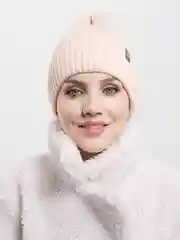 Пудровый шапка бини женская с утеплителем