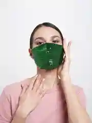 Зеленый маска многоразовая с пайетками
