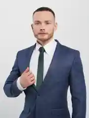 Зеленый галстук однотонный