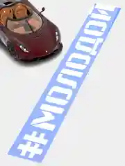 Белый наклейка на авто "#Молодой", на стекло кузова