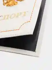 Белый обложка на паспорт из натуральной кожи