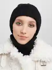 Черный комплект шапка и снуд, вязаный женский, шапка бини / шарф / с отворотом / утепленный