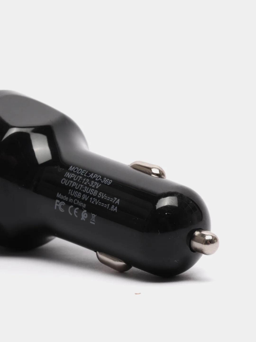 Белый автомобильное зарядное устройство 3 USB