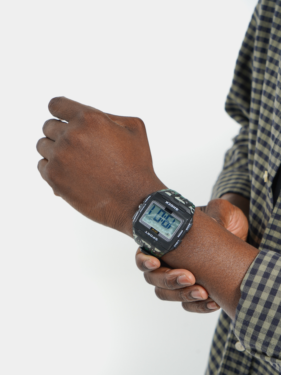 Мужские спортивные противоударные водонепроницаемые электронные часы сподсветкой купить по цене 890 ₽ в интернет-магазине KazanExpress