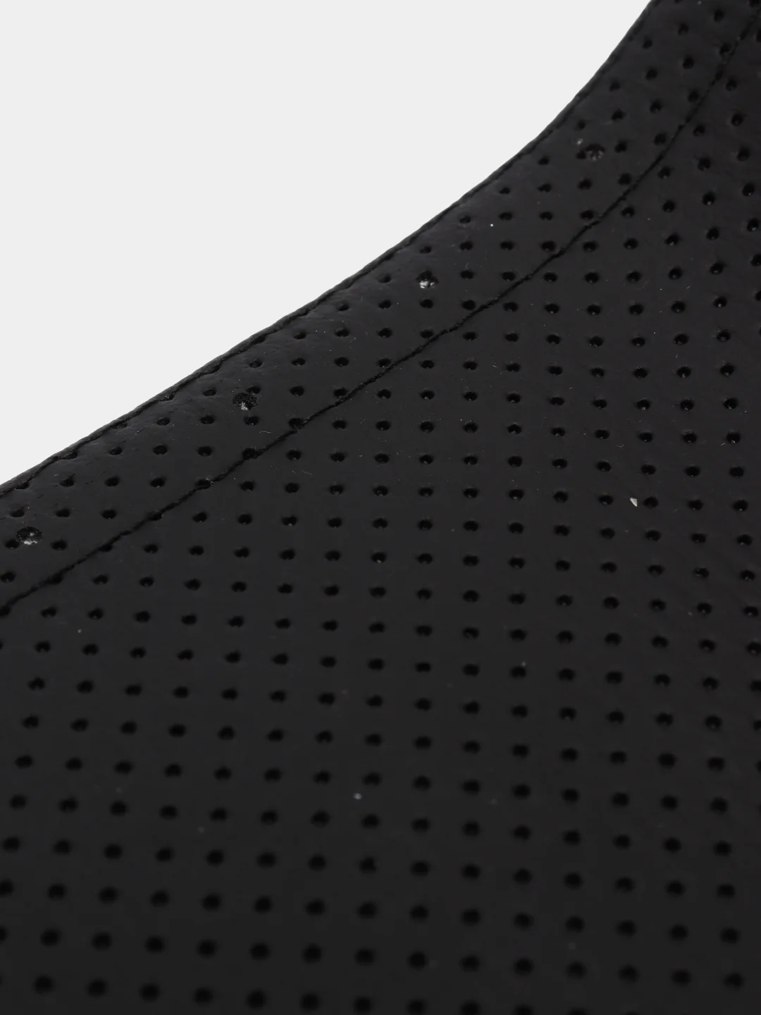 Оплетка на руль (чехол на руль) SKYWAY Corset M Черная экокожа S01102400