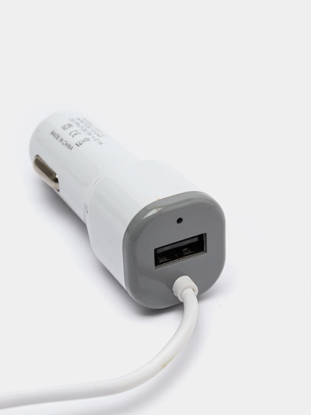 Белый автомобильное зарядное устройство Lighting AVconnect, iP5, 2000mA, быстрая зарядка