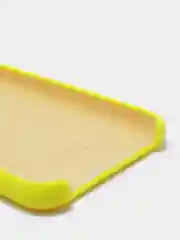 Желтый силиконовый защитный чехол на iPhone 11
