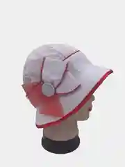 Красный шляпка летняя