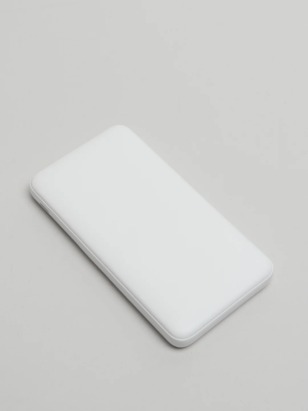 Белый внешний аккумулятор power bank 10000 mAh pd