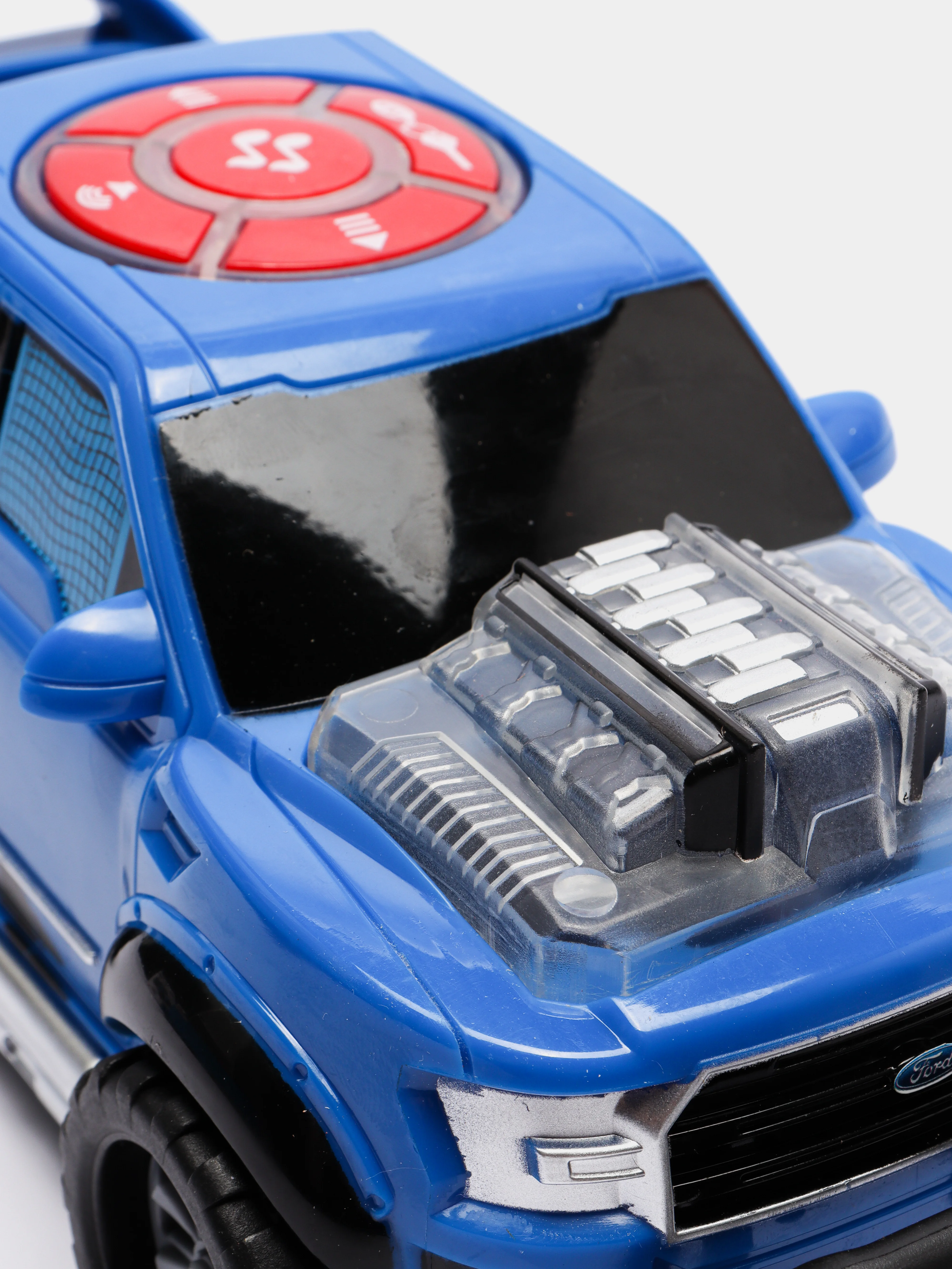 Машинка Музыкальный грузовичок моторизированная 23 см свет звук Dickie Toys 3764004