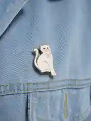 Брошь кошка / Брошка кот / Кошка белая / Брошь эмаль и золото, 3,5*3 см