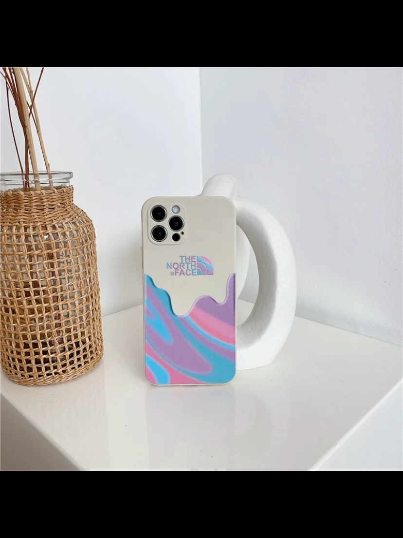 Розовый чехол силиконовый на iPhone 11 12 Айфон 11 12