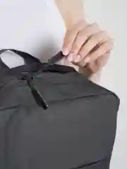 Черный рюкзак с USB и с разъемом для наушников