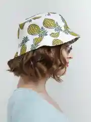 Белый панама летняя с ананасами унисекс, 4 цвета