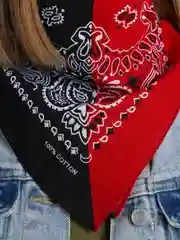 Угольный бандана с классическим принтом