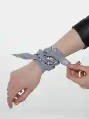 Серебряный бандана с классическим принтом