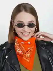 Оранжевый бандана с классическим принтом