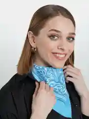 Небесно-голубой бандана с классическим принтом