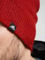 Шапка мужская Adidas BEANIE красная