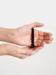 Черный браслет из натуральных камней