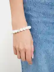 Белый браслет из натуральных камней