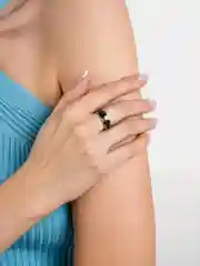 Черный кольцо