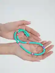 Бирюзовый чокер из полимерных бусин
