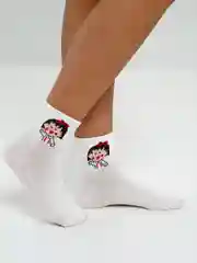 Алый белые носки с мультяшным рисунком