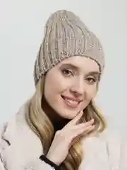 Бежевый шапка женская "Серебро", вязаная бини весна-осень