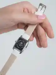 Белый женские кварцевые часы