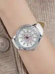 Белый женские кварцевые часы