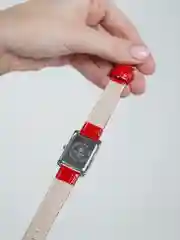 Красный женские кварцевые часы