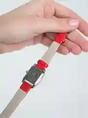 Красный женские кварцевые часы