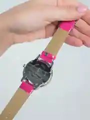 Фуксия женские кварцевые часы
