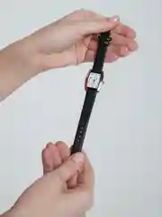Золотой женские кварцевые часы