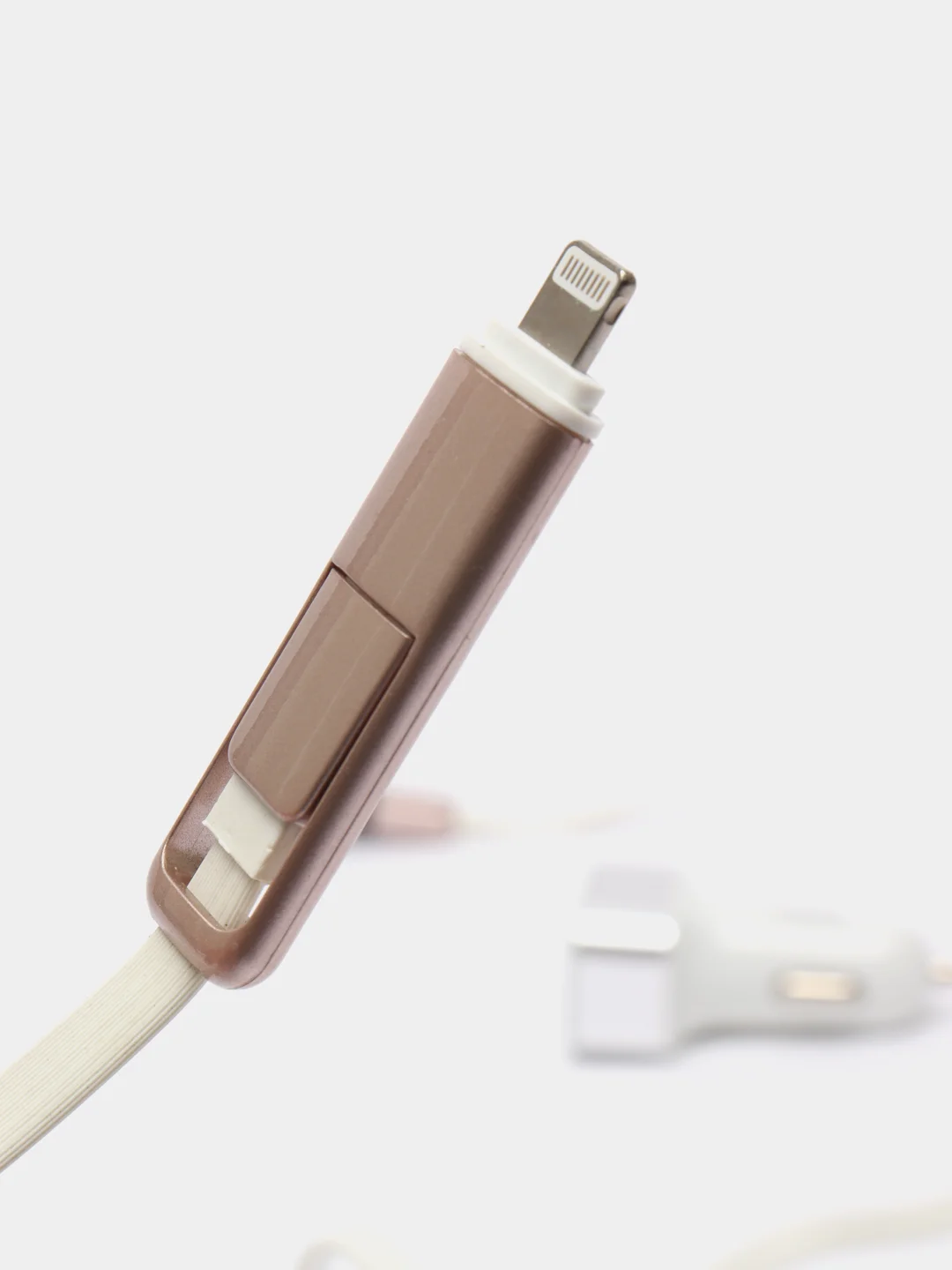 Серебряный автомобильное зарядное устройство с кабелем 3*USB