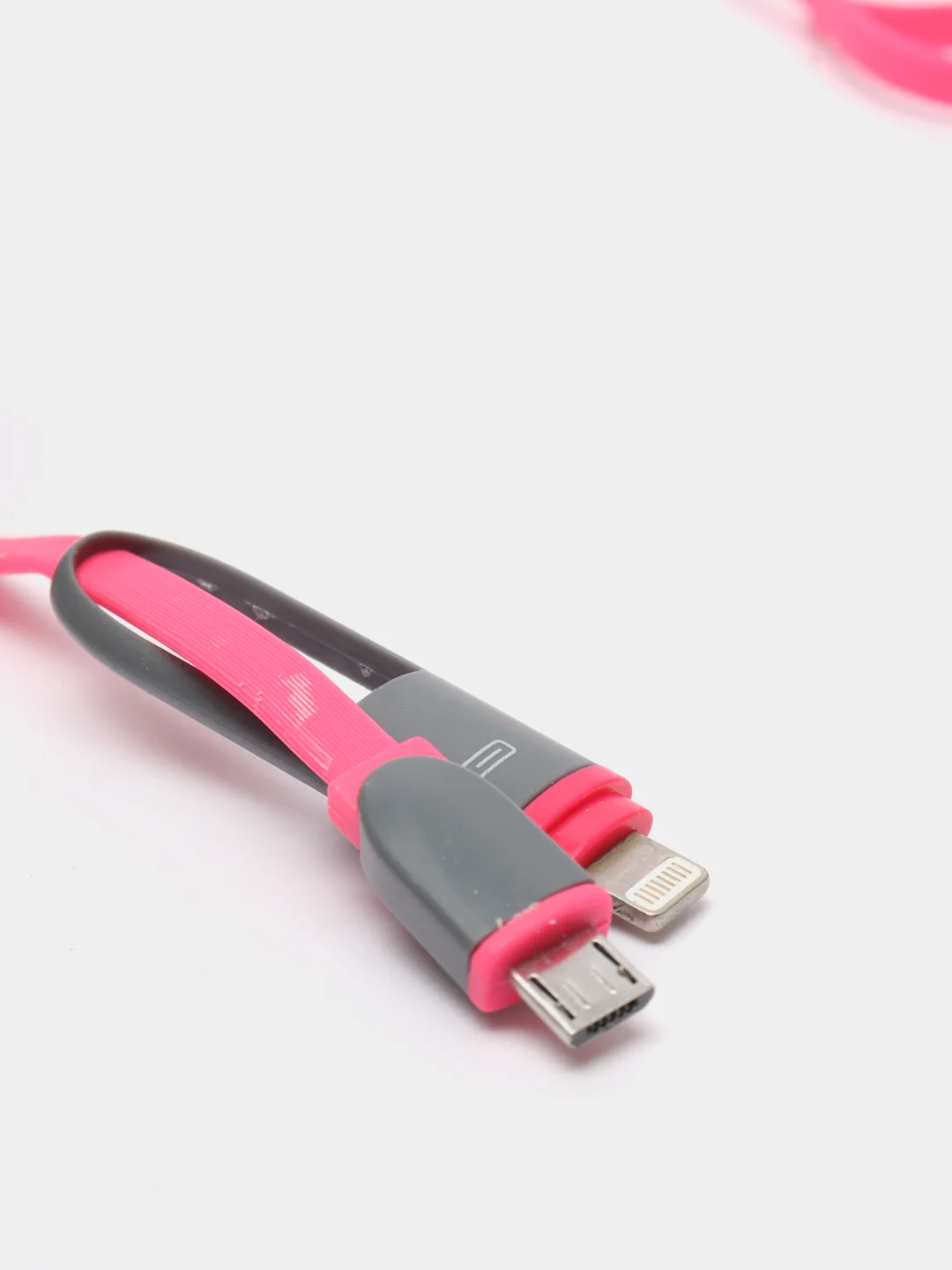 Розовый автомобильное зарядное устройство с кабелем 3*USB
