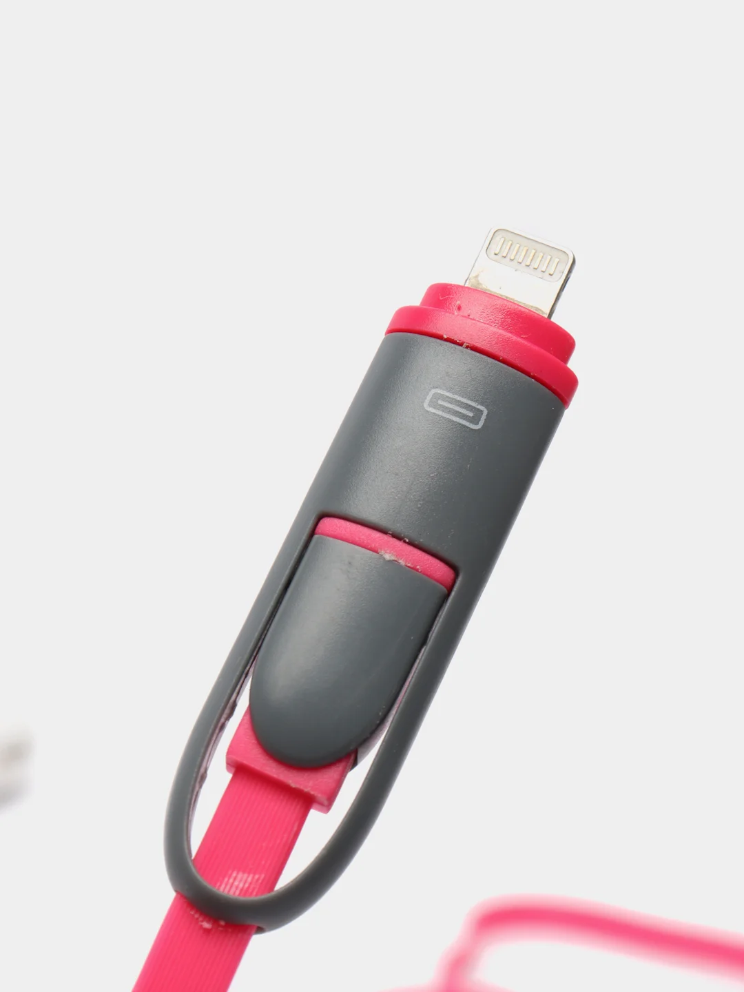 Розовый автомобильное зарядное устройство с кабелем 3*USB