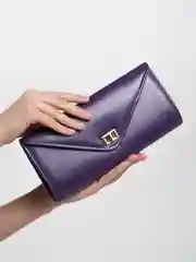 Клатч женский на цепочке, цвет фиолетовый