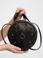 Черный женская круглая сумка, через плечо