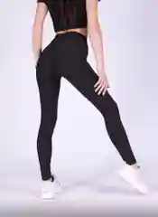 Спортивные женские легинсы