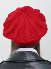 Красный ажурный вязаный берет "Юджит", весенняя женская шапка