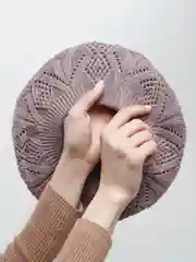 Карамельный ажурный вязаный берет "Арина", шапка женская весна-осень