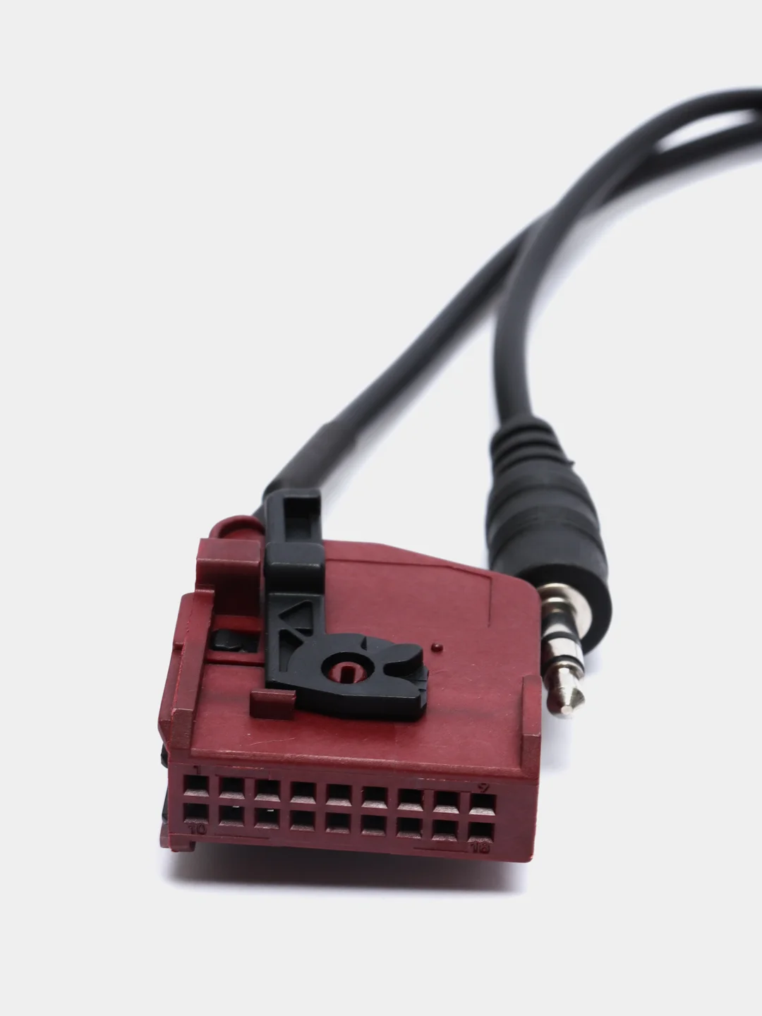 Кабель AUX CARAV 18-003, Volkswagen 2005+ / Skoda Octavia 2005+, MFD2 / RNS2