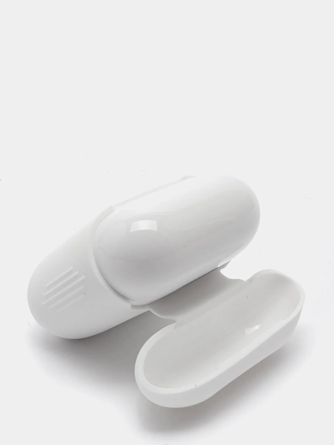 Силиконовый чехол для наушников Apple Airpods 1, 2 с карабином