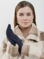 Багровый перчатки женские