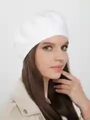 Молочный берет женский шерстяной  Валик, вязаная шапка