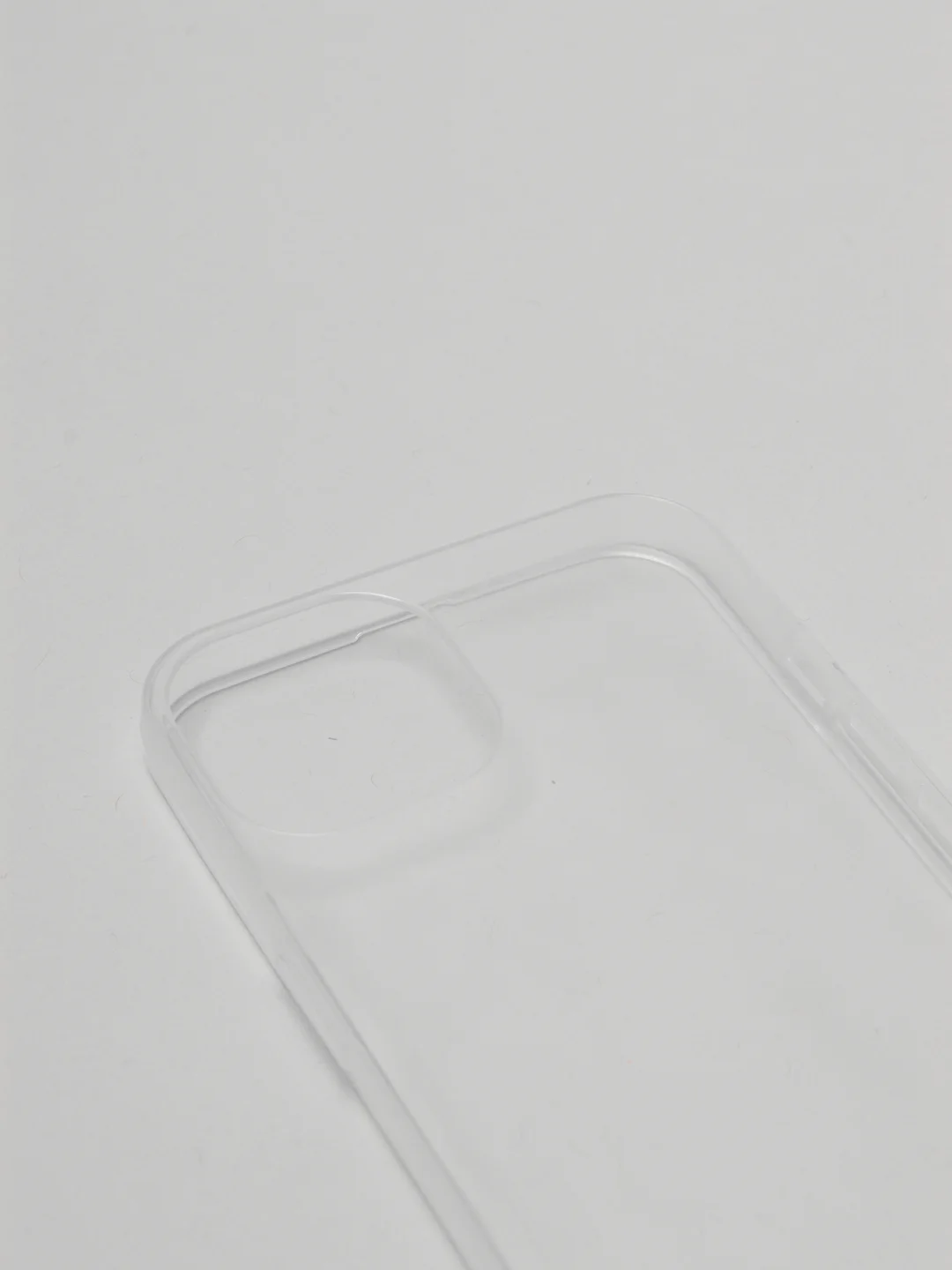 Чехол для iPhone 13